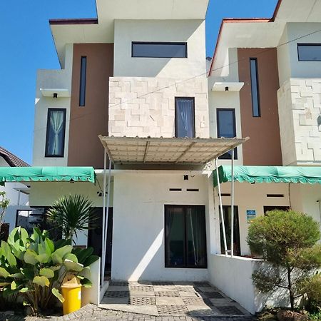 Villa Estetik Di Malang Buitenkant foto