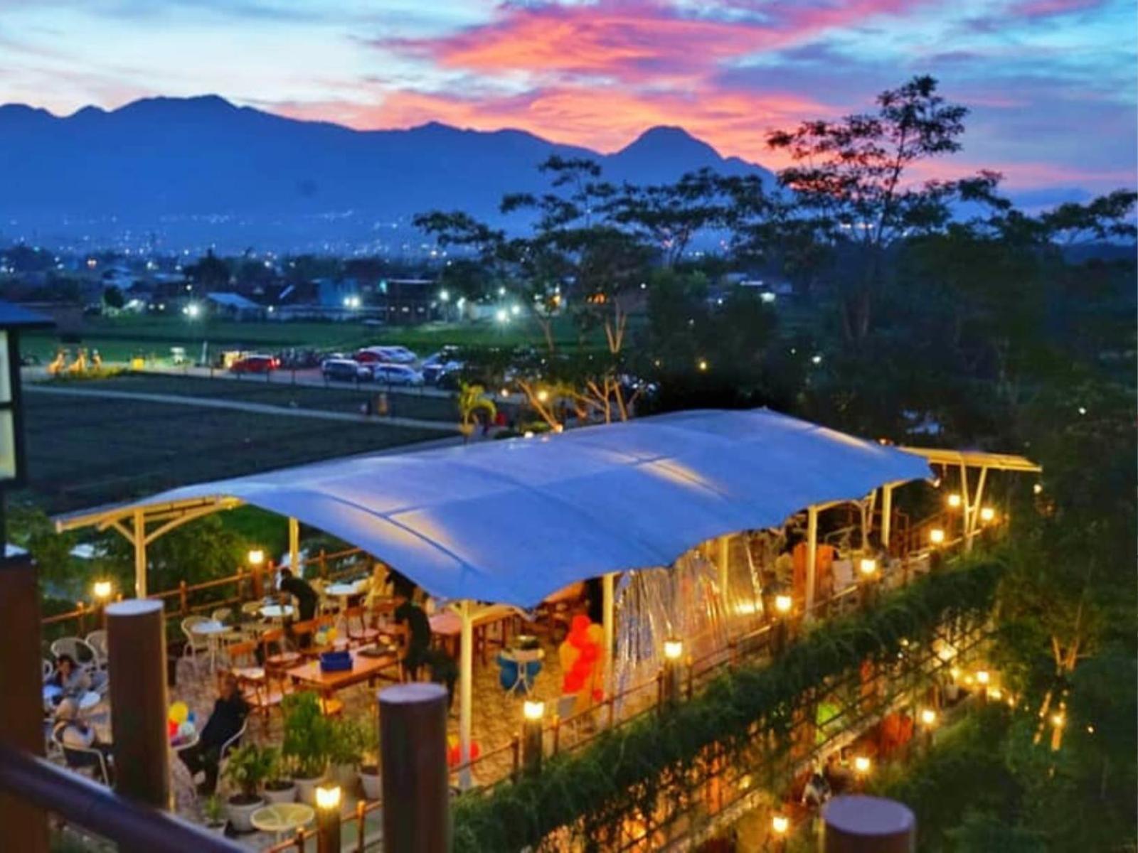 Villa Estetik Di Malang Buitenkant foto