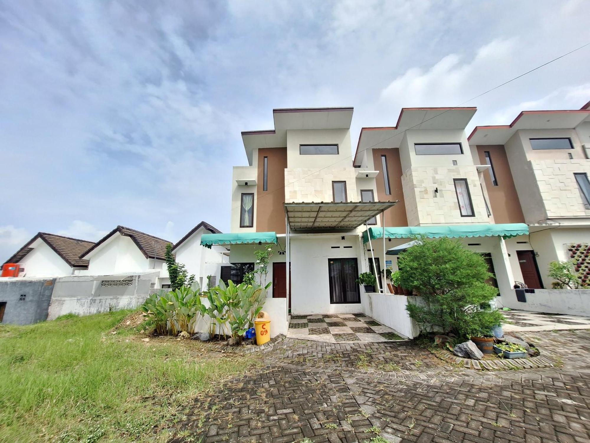 Villa Estetik Di Malang Buitenkant foto