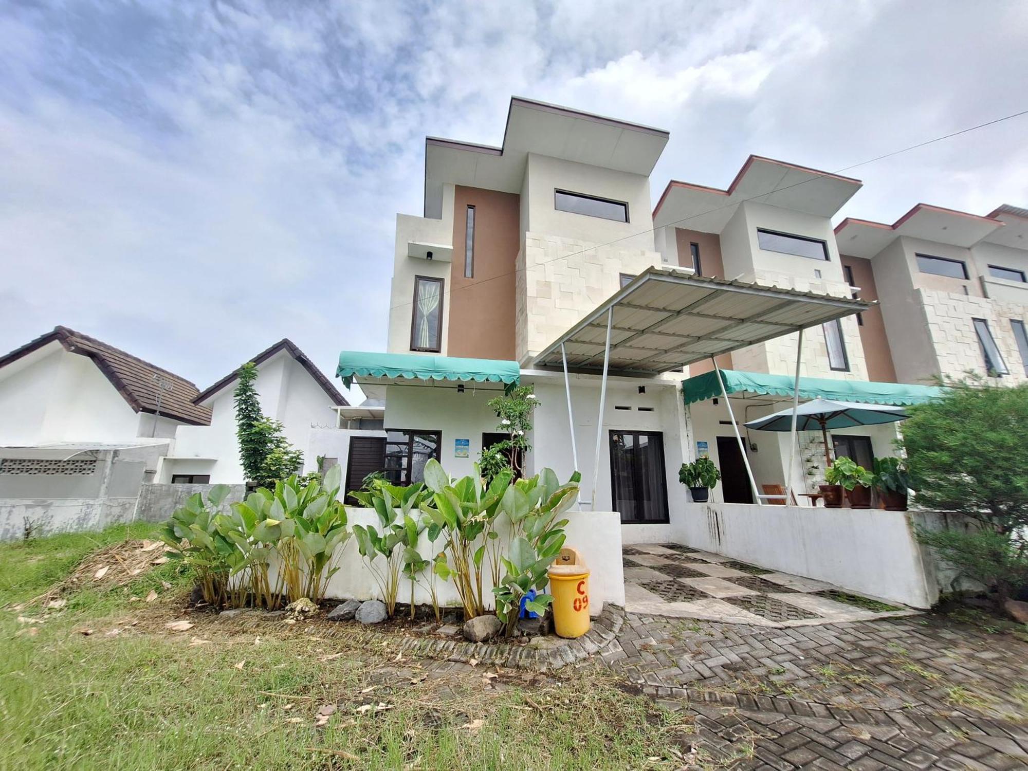 Villa Estetik Di Malang Buitenkant foto